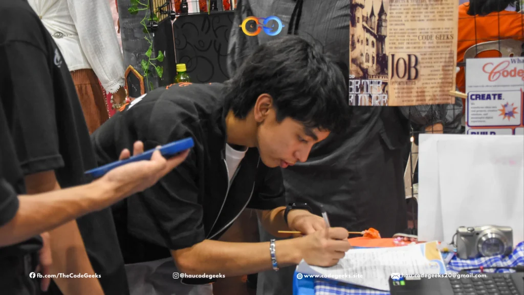 Students signing up for Code Geeks pre-member registration